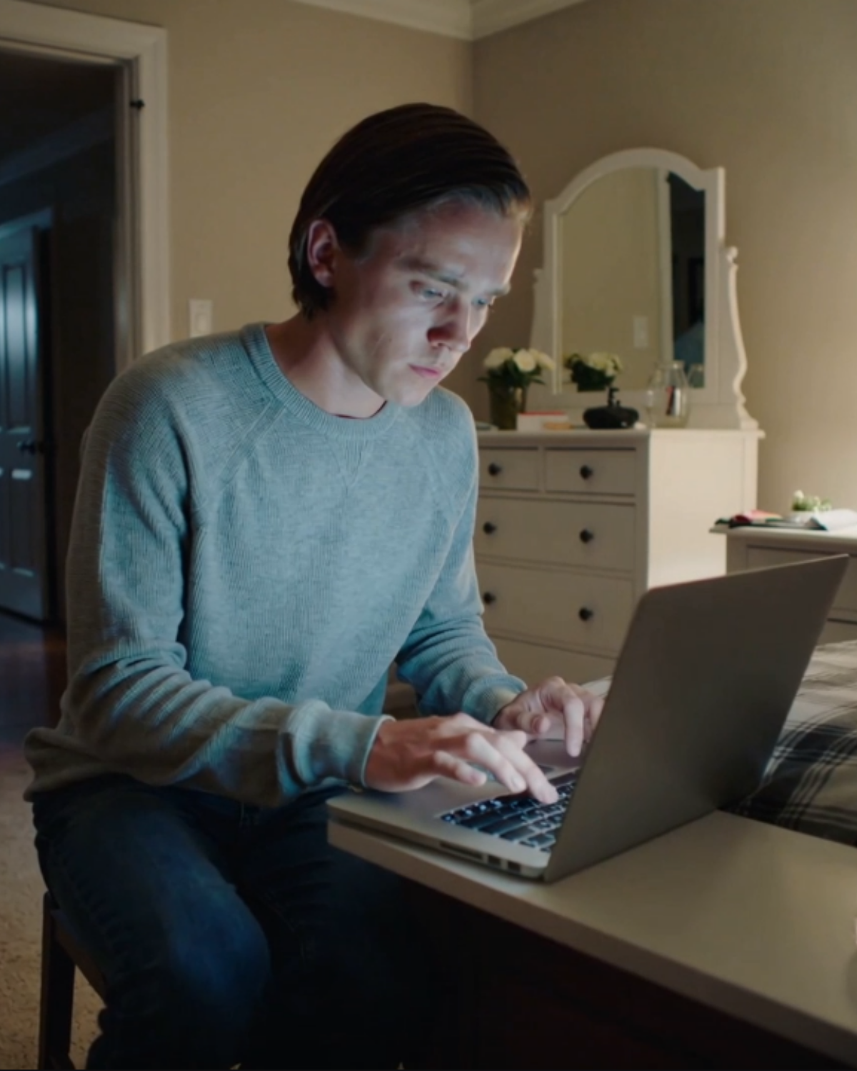 s – Parents Kicked Me Out On My Birthday—So I Froze Their Credit Cards And Watched Their Life Fall Apart