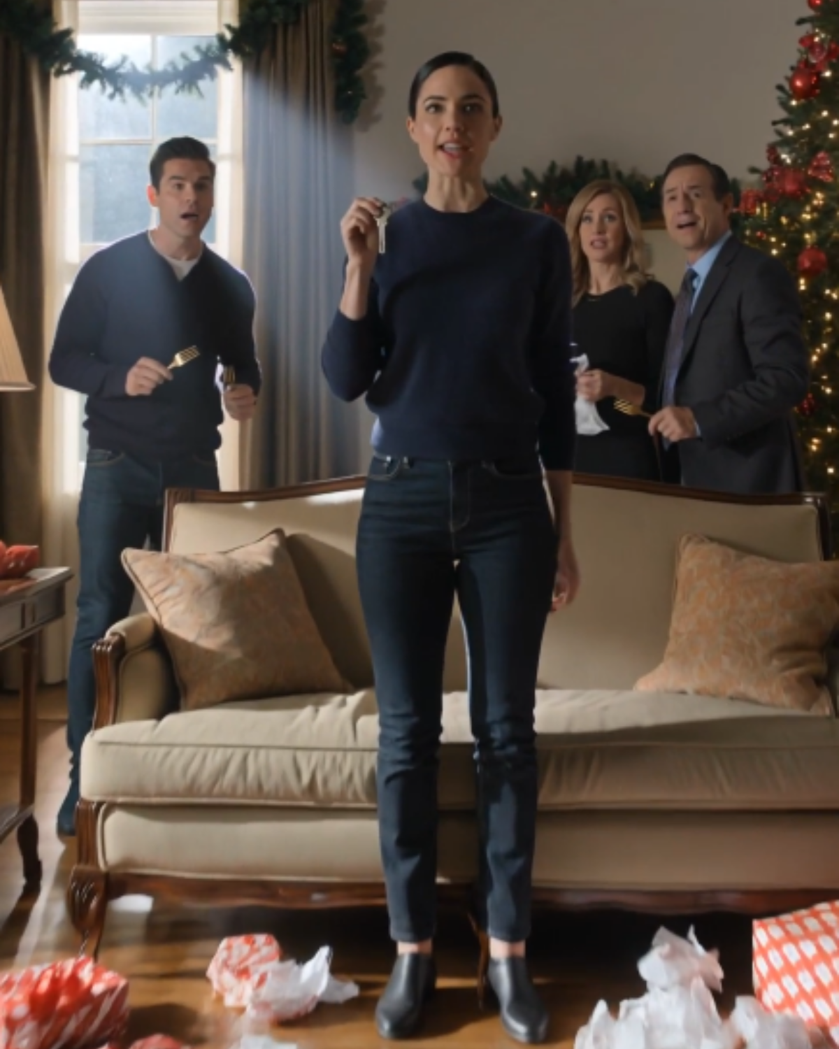 s – At Christmas Dinner, My Family Gifted Everyone Except Me — Then I Revealed My Empire