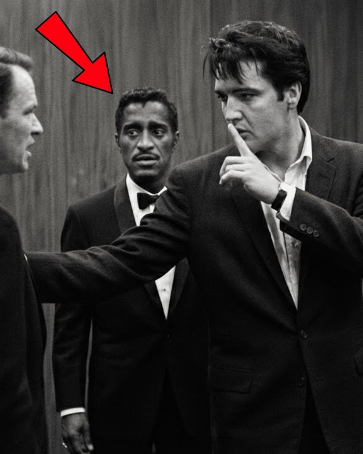 A 𝐑*𝐜𝐢𝐬𝐭 Man INSULTED Sammy Davis Jr. — Elvis DID THIS and Everything STOPPED | HO!!!!