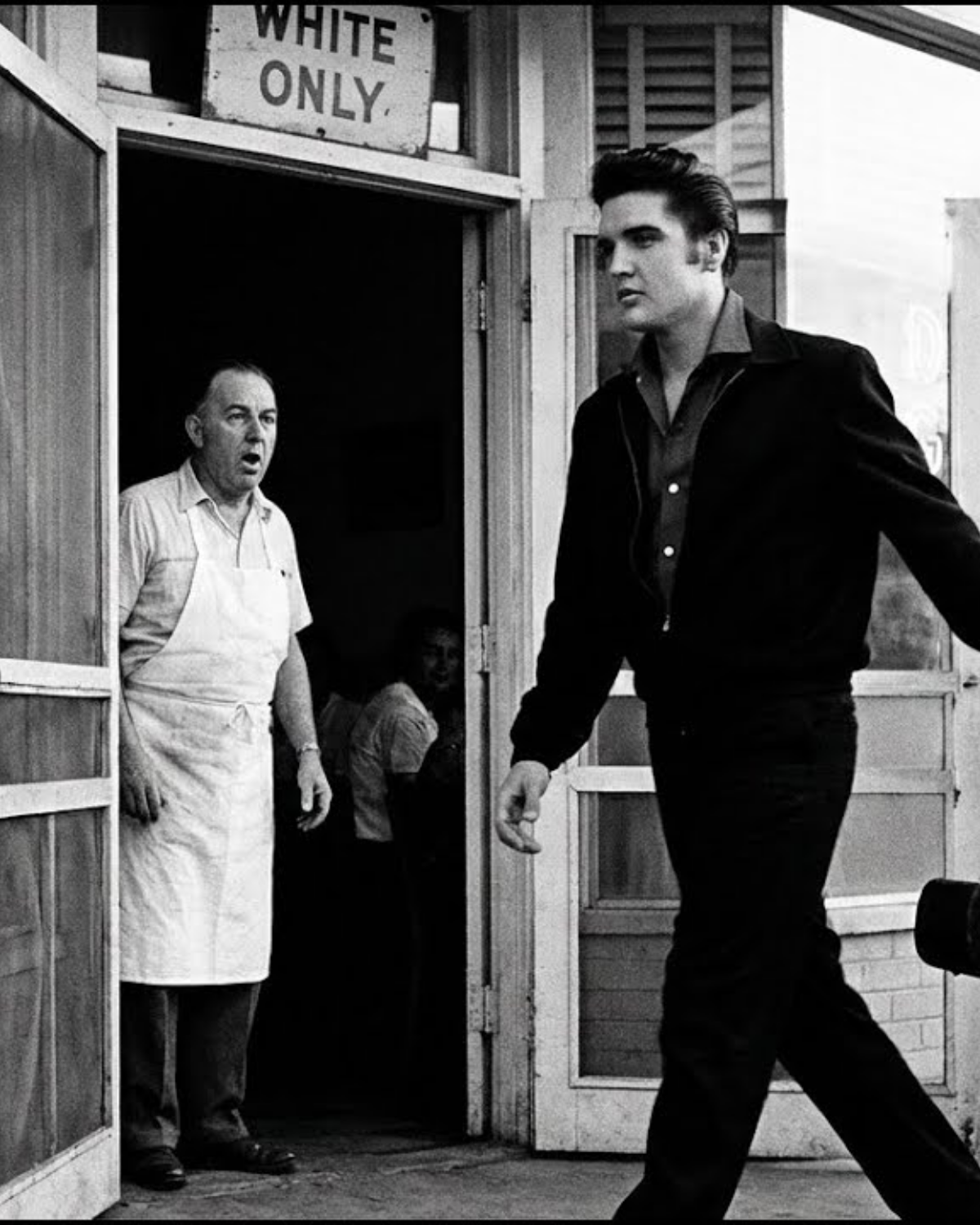 Elvis walked into 𝐫𝐚𝐜𝐢𝐬𝐭 restaurant in 1956 — what he did SHOCKED Mississippi | HO
