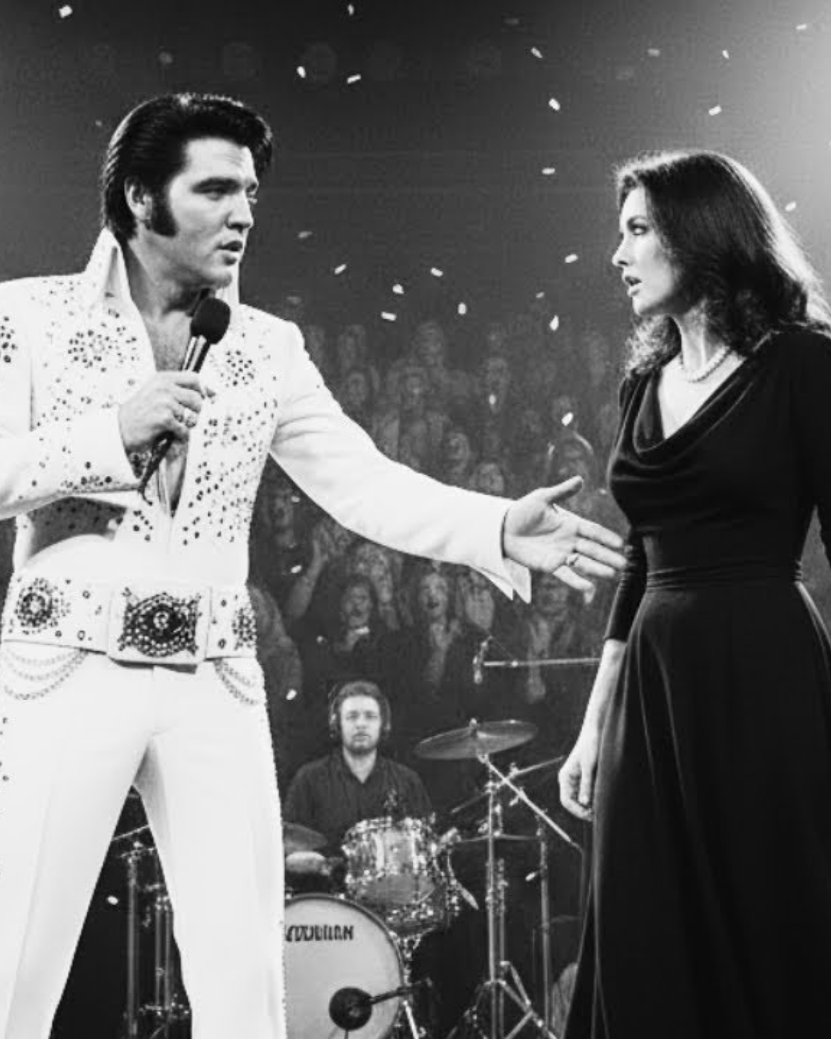 A mystery woman walked onto Elvis’s stage during ‘Love Me Tender.’ He stopped singing. Then whispered one name: ‘Diane.’ | HO