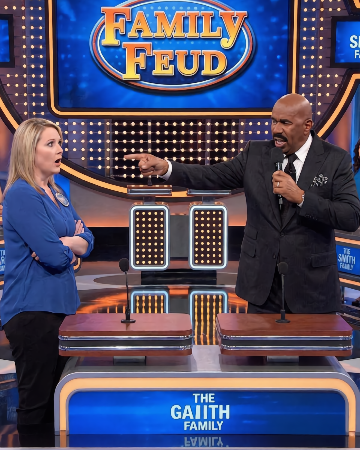 White Woman Told Hispanic Family to “Speak English or LEAVE” on Family Feud. What Steve Harvey said next made the audience ERUPT.  | HO!!!!