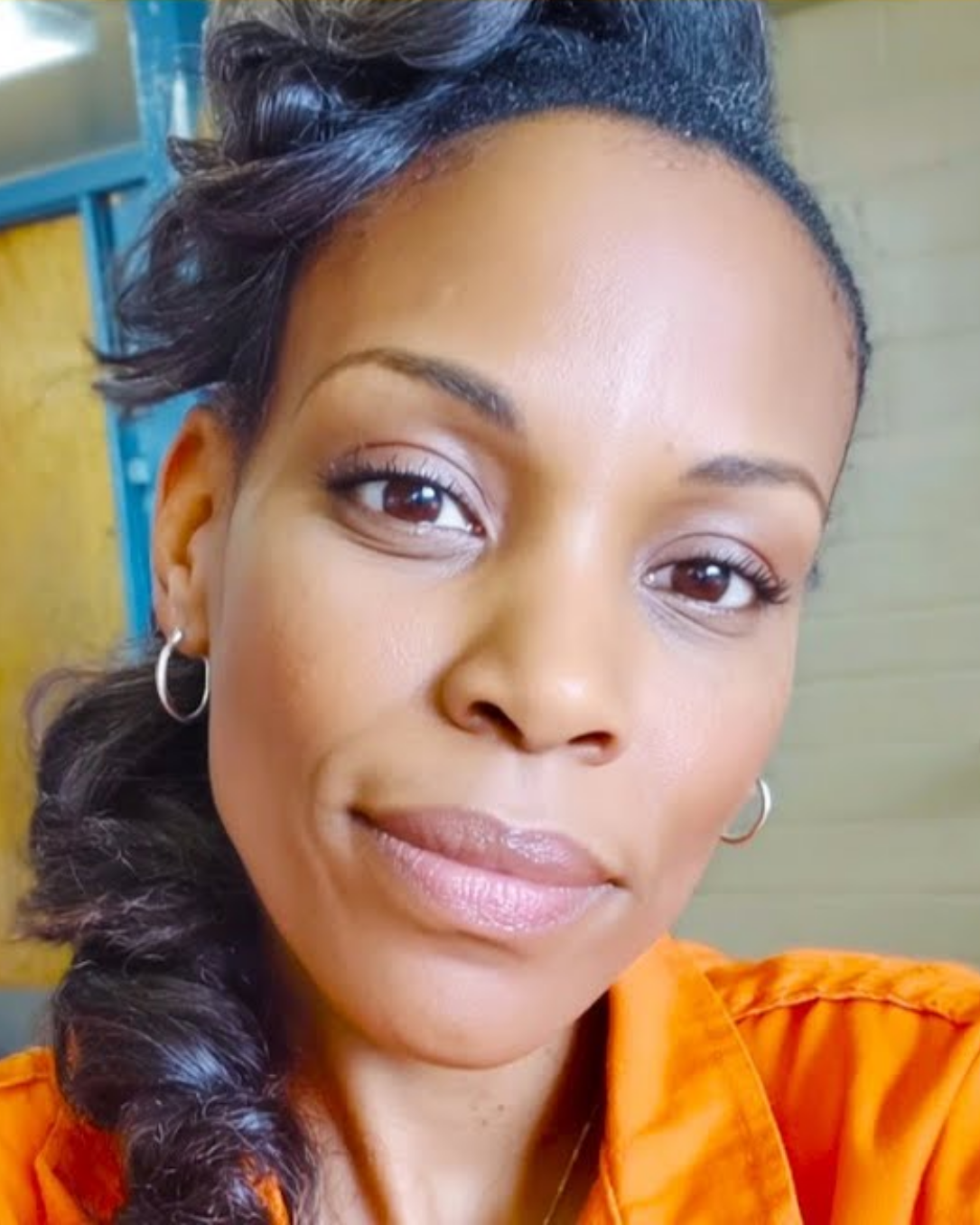 She served 5 YEARS in prison for her husband’s crime… only to come home and find him married to her SISTER. | HO